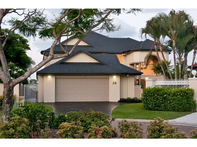 19 Tortuga Place, Clear Island Waters QLD 4226