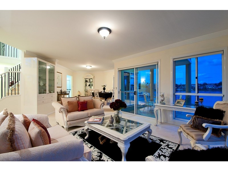 19 Tortuga Place, Clear Island Waters QLD 4226