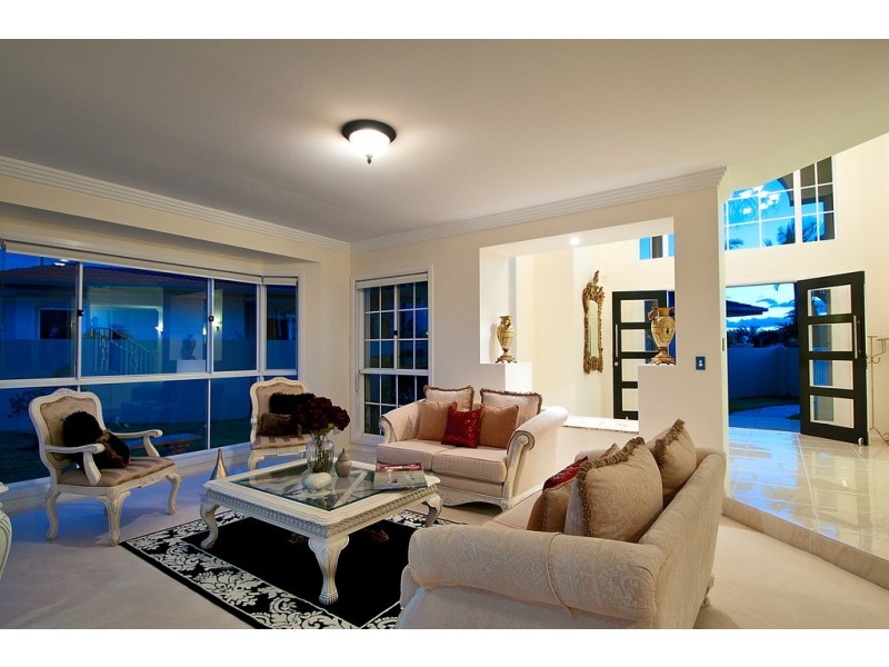 19 Tortuga Place, Clear Island Waters QLD 4226