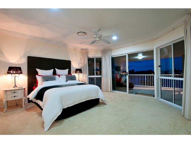 19 Tortuga Place, Clear Island Waters QLD 4226