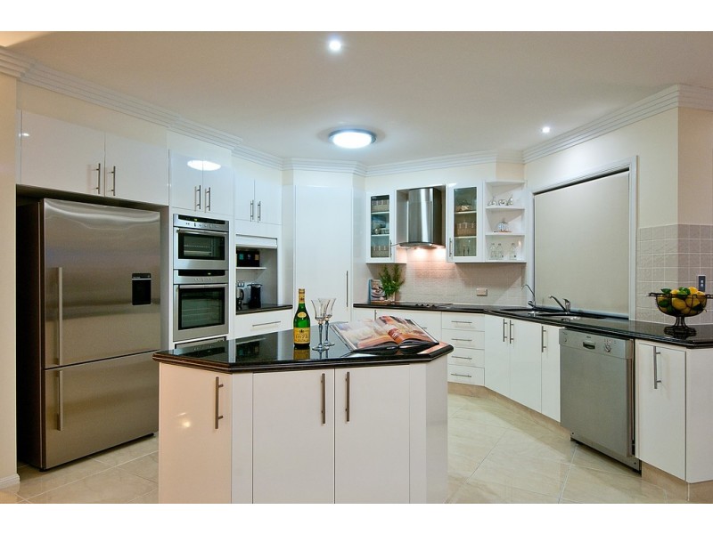 19 Tortuga Place, Clear Island Waters QLD 4226
