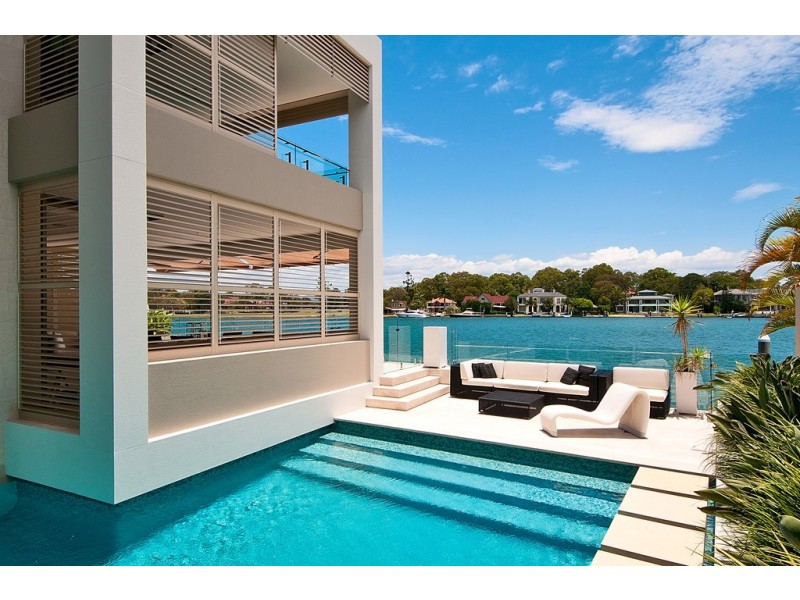 107 Commodore Drive, Paradise Waters QLD 4217