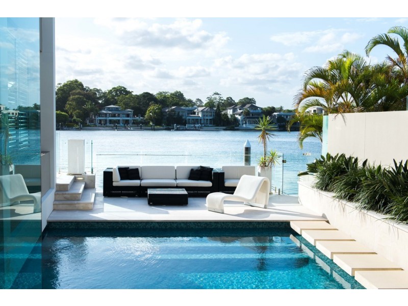 107 Commodore Drive, Paradise Waters QLD 4217