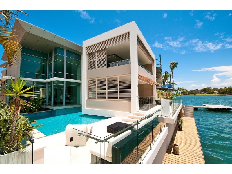 107 Commodore Drive, Paradise Waters QLD 4217