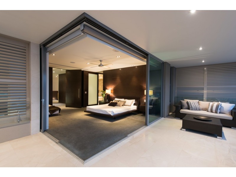 107 Commodore Drive, Paradise Waters QLD 4217