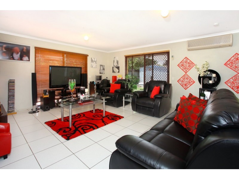 70 Cumberland Dr, Varsity Lakes QLD 4227