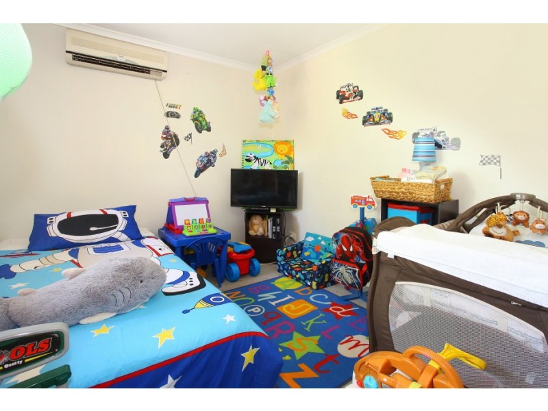 70 Cumberland Dr, Varsity Lakes QLD 4227