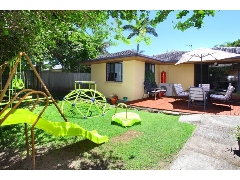 70 Cumberland Dr, Varsity Lakes QLD 4227