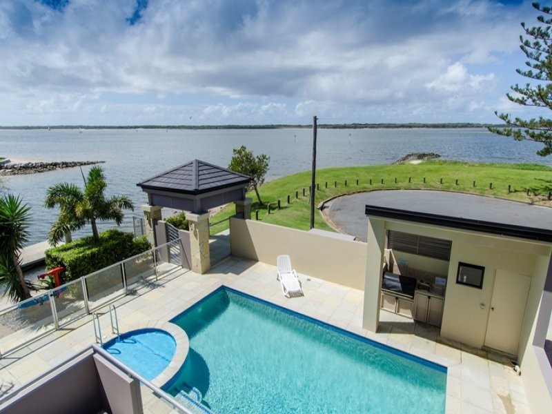 9/36-38 Oatland Esplanade, Runaway Bay QLD 4216