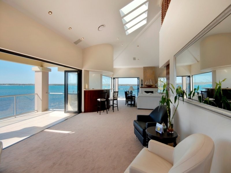 9/36-38 Oatland Esplanade, Runaway Bay QLD 4216