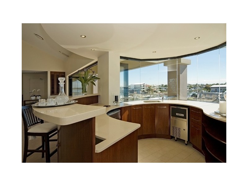 9/36-38 Oatland Esplanade, Runaway Bay QLD 4216