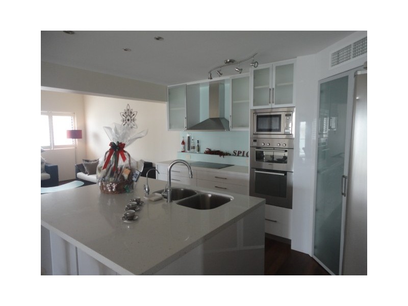 9/36-38 Oatland Esplanade, Runaway Bay QLD 4216