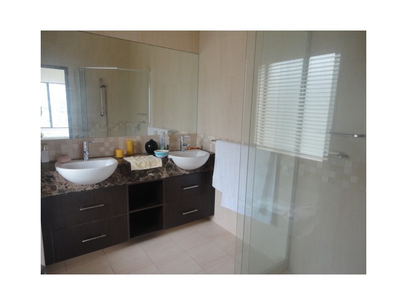 9/36-38 Oatland Esplanade, Runaway Bay QLD 4216