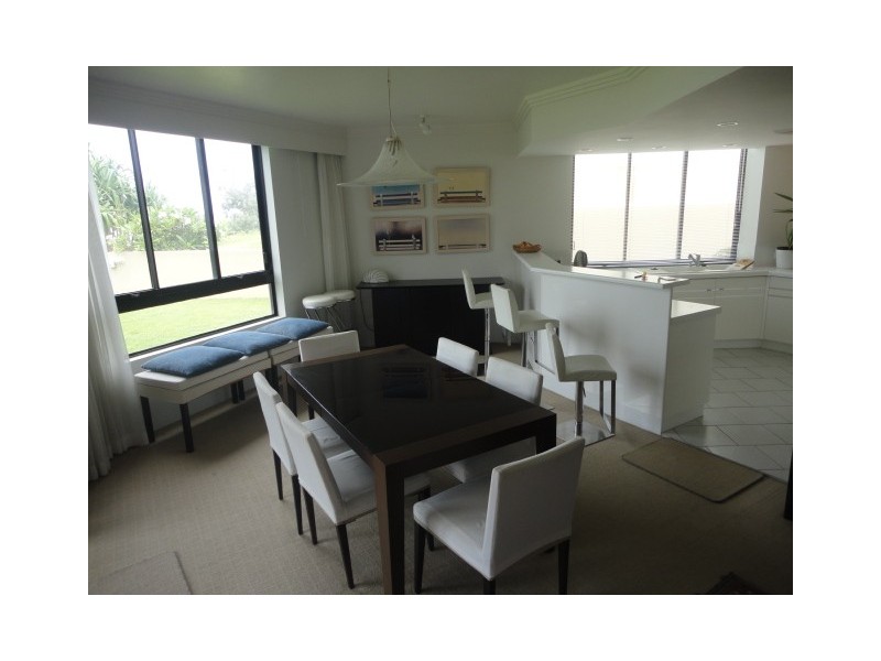 1/255 ‘On the Park’ Hedges Ave, Mermaid Beach QLD 4218