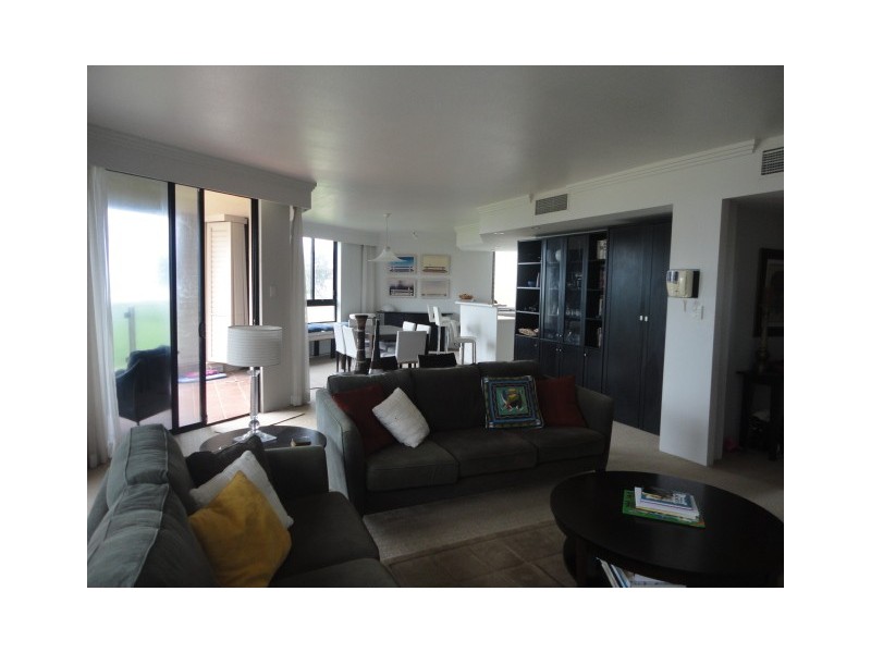 1/255 ‘On the Park’ Hedges Ave, Mermaid Beach QLD 4218