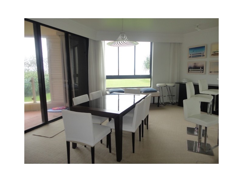 1/255 ‘On the Park’ Hedges Ave, Mermaid Beach QLD 4218