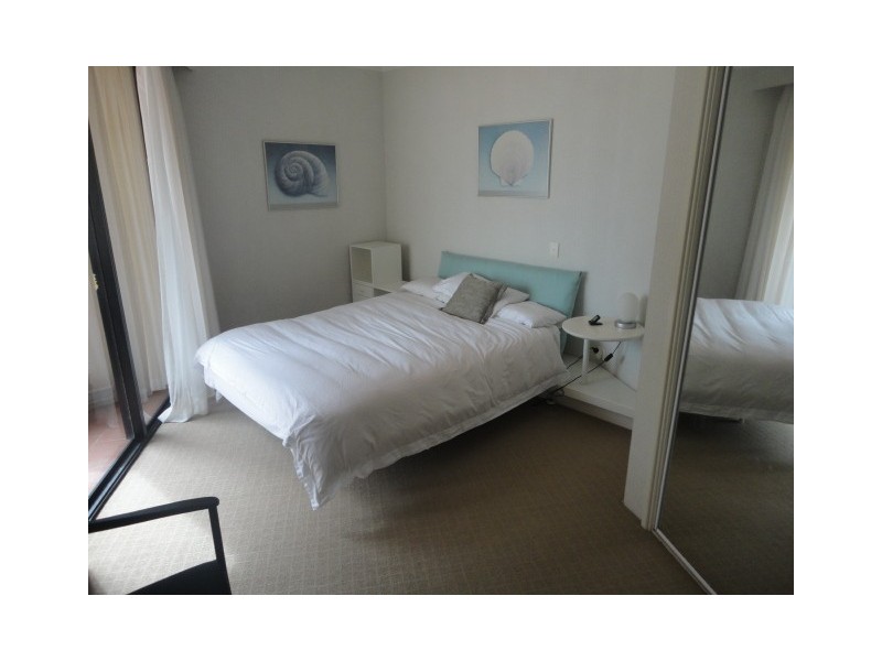 1/255 ‘On the Park’ Hedges Ave, Mermaid Beach QLD 4218
