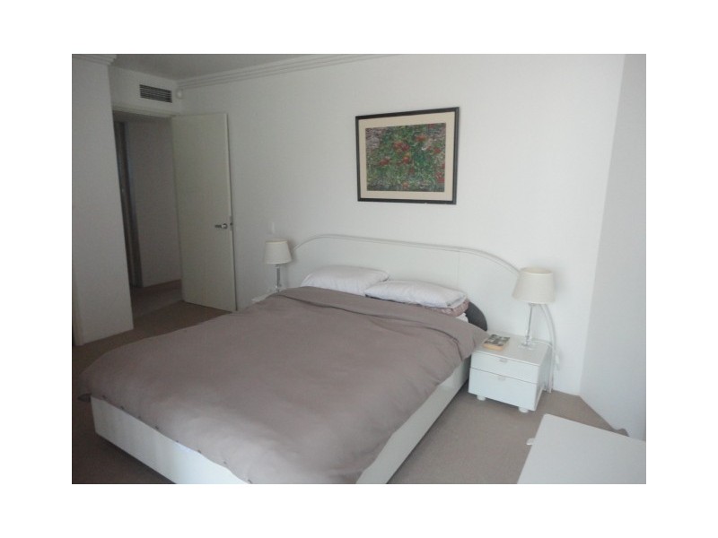 1/255 ‘On the Park’ Hedges Ave, Mermaid Beach QLD 4218