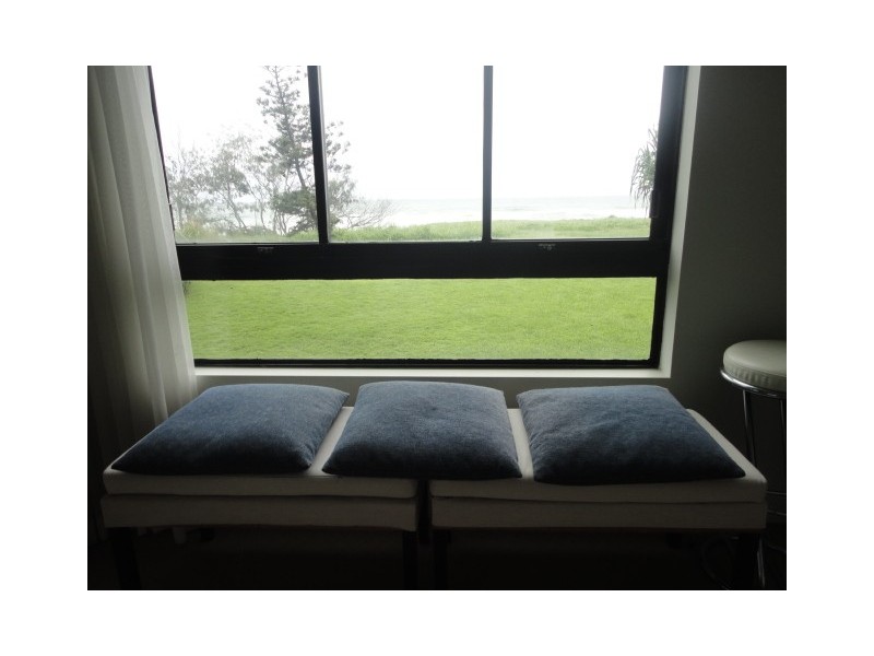 1/255 ‘On the Park’ Hedges Ave, Mermaid Beach QLD 4218