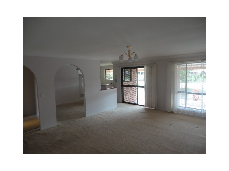 15 Coobowie st, Broadbeach Waters QLD 4218