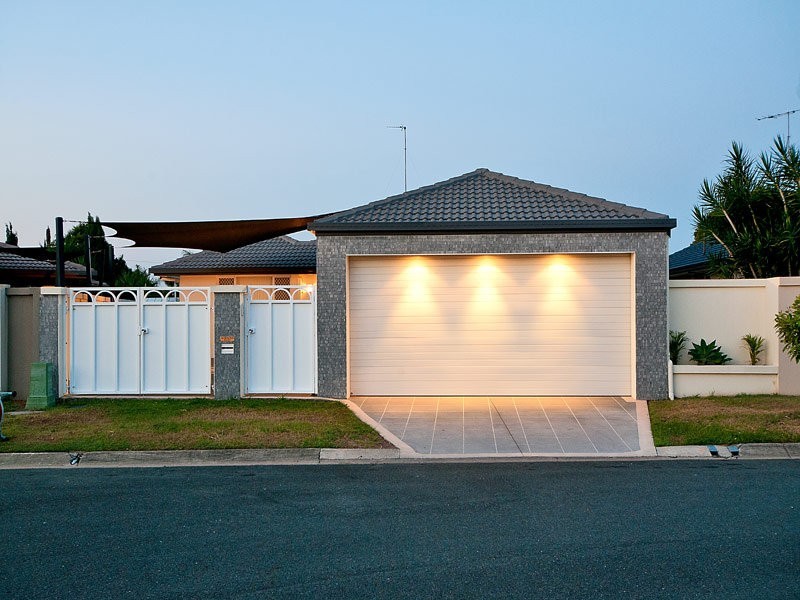 54 Claymore Cres, Sorrento QLD 4217