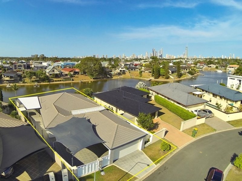 54 Claymore Cres, Sorrento QLD 4217