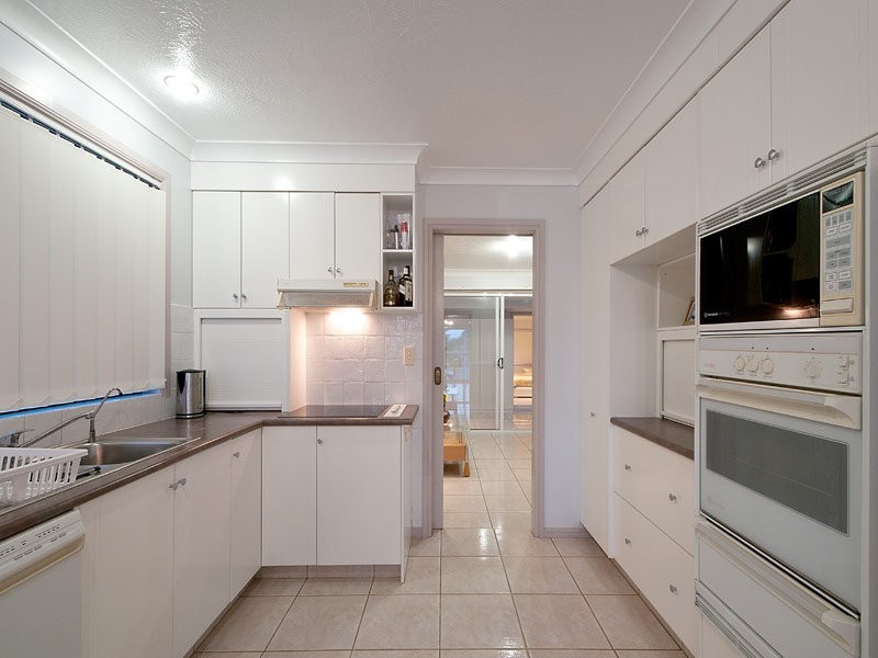54 Claymore Cres, Sorrento QLD 4217