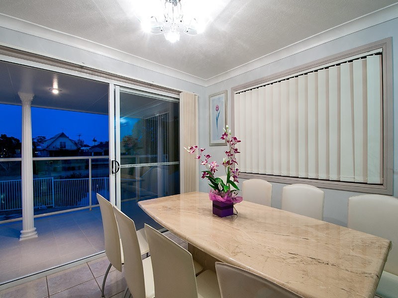 54 Claymore Cres, Sorrento QLD 4217