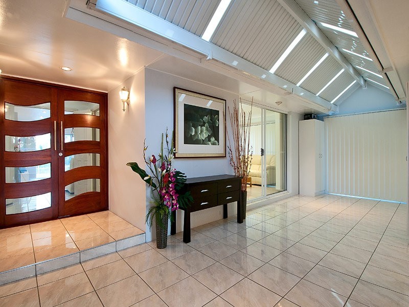 54 Claymore Cres, Sorrento QLD 4217