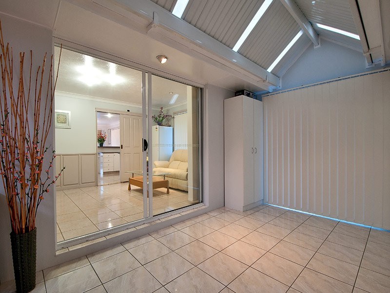 54 Claymore Cres, Sorrento QLD 4217