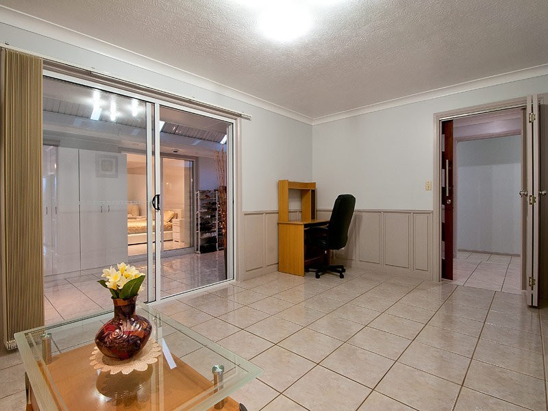 54 Claymore Cres, Sorrento QLD 4217