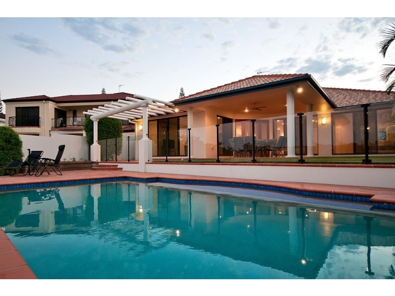 5 St Martin Place, Clear Island Waters QLD 4226