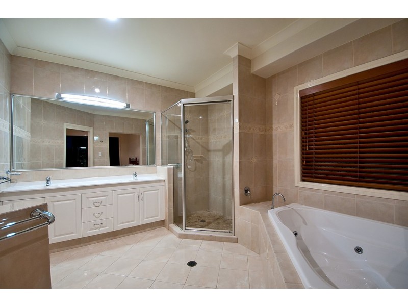 5 St Martin Place, Clear Island Waters QLD 4226