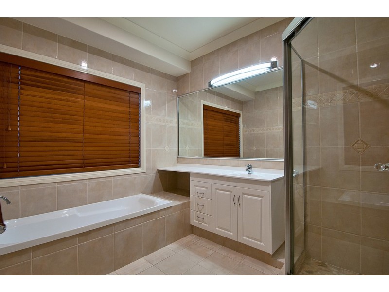 5 St Martin Place, Clear Island Waters QLD 4226
