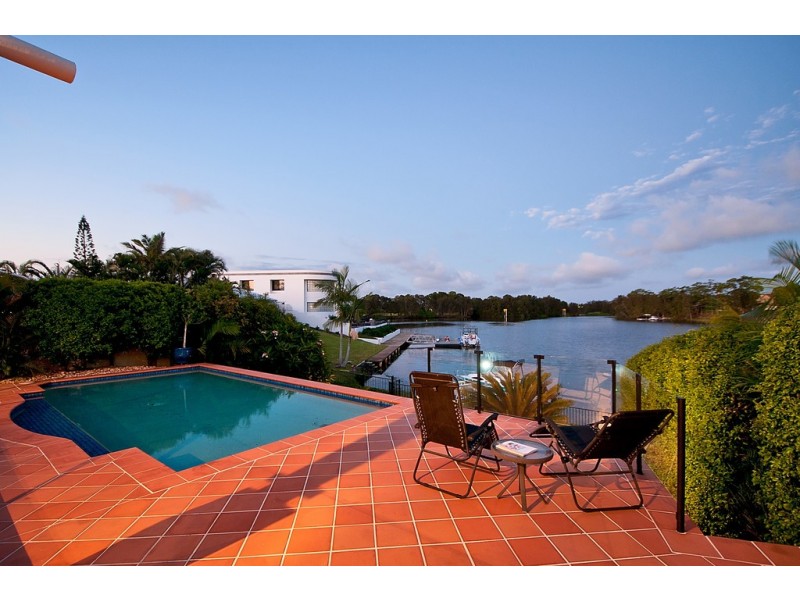 5 St Martin Place, Clear Island Waters QLD 4226