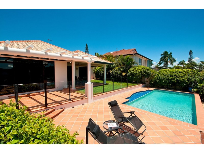 5 St Martin Place, Clear Island Waters QLD 4226