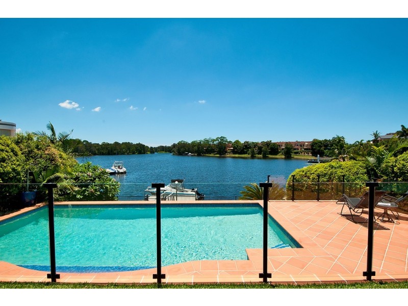 5 St Martin Place, Clear Island Waters QLD 4226
