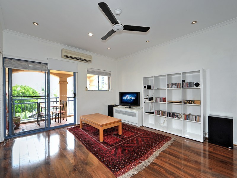17/4 Monte Carlo Avenue, Surfers Paradise QLD 4217