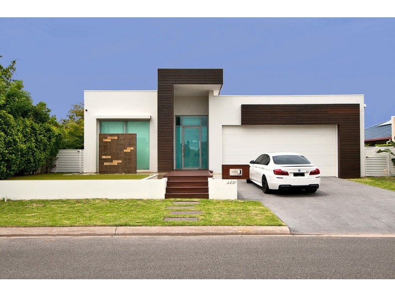 6 Meredith Drive, Broadbeach Waters QLD 4218