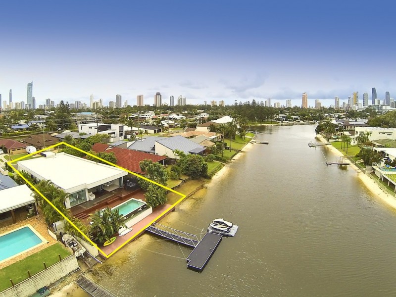 6 Meredith Drive, Broadbeach Waters QLD 4218