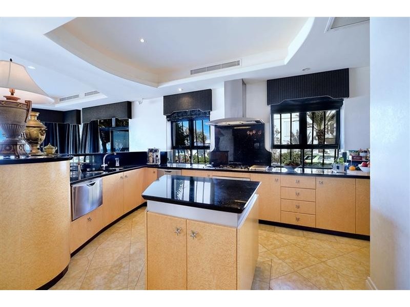 31 Hedges Avenue, Mermaid Beach QLD 4218