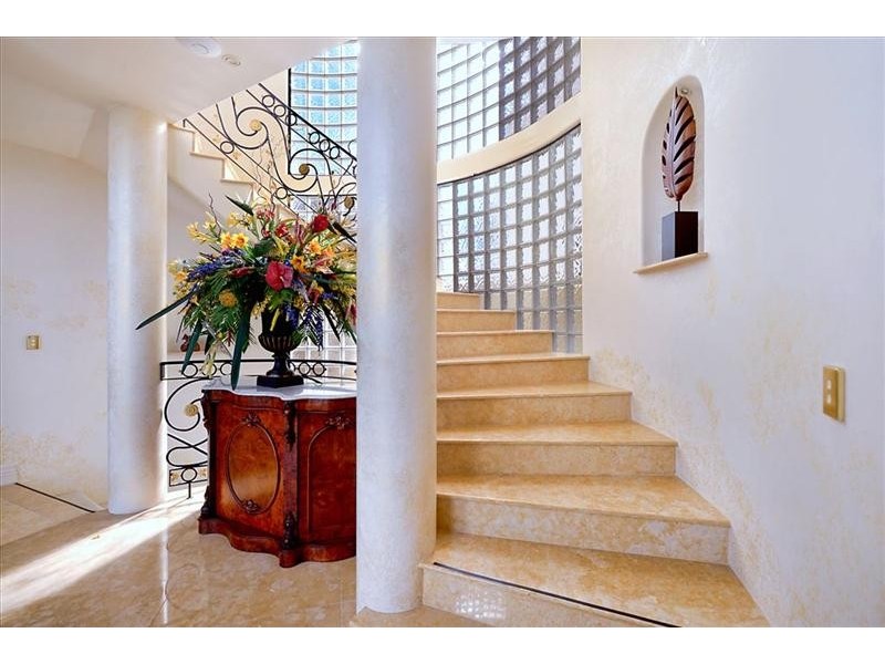 31 Hedges Avenue, Mermaid Beach QLD 4218