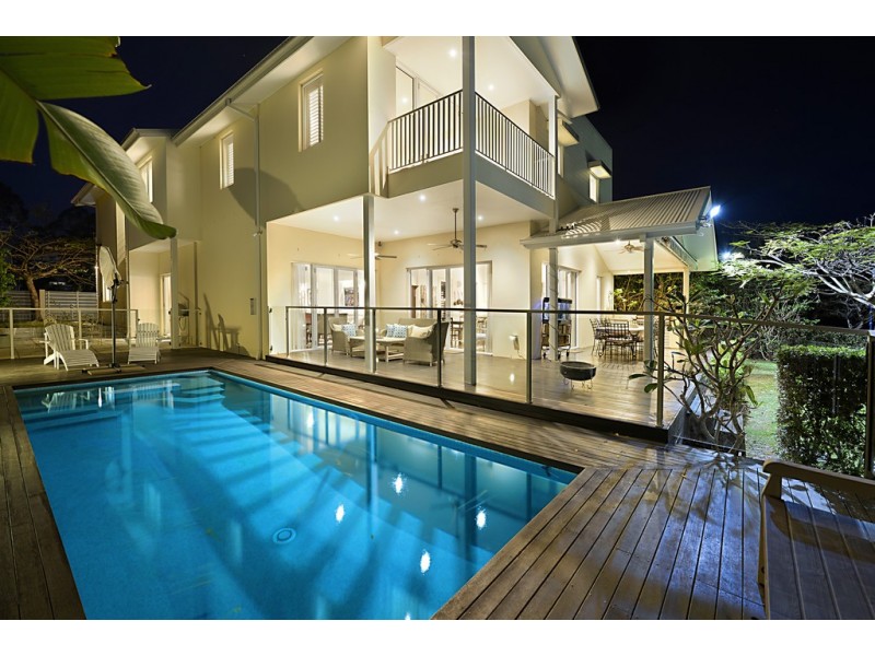 1042 Lakeview Terrace, Benowa QLD 4217