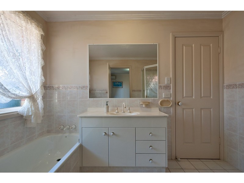 11 Gannet Street, Burleigh Waters QLD 4220