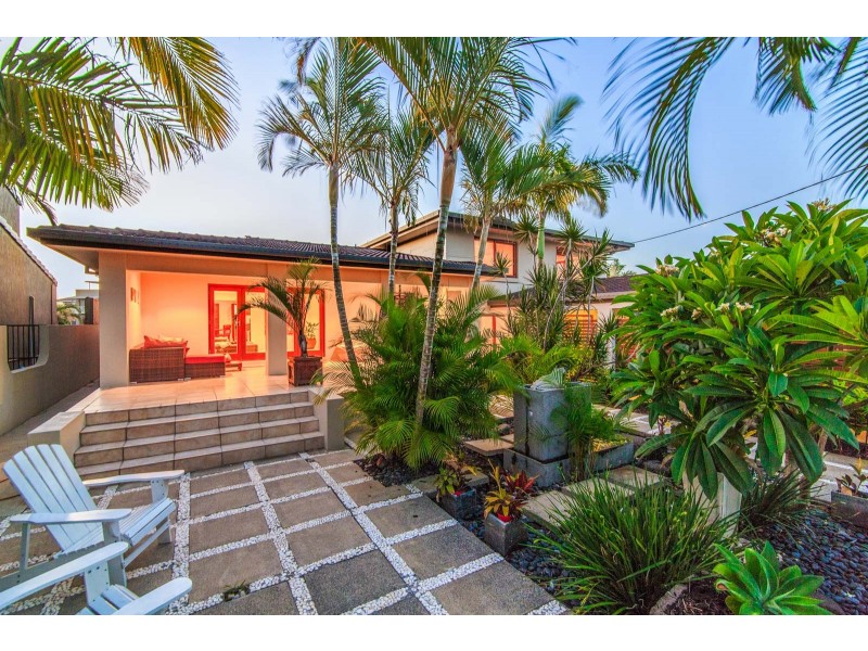 98 Gibraltar Drive, Isle Of Capri QLD 4217