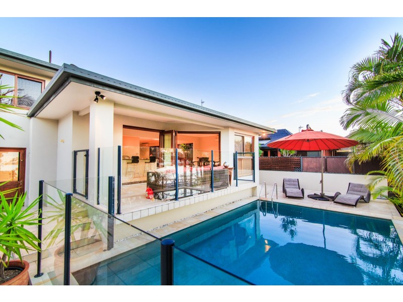 98 Gibraltar Drive, Isle Of Capri QLD 4217