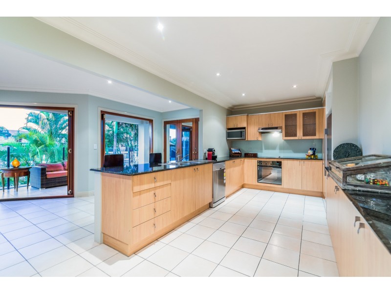 98 Gibraltar Drive, Isle Of Capri QLD 4217