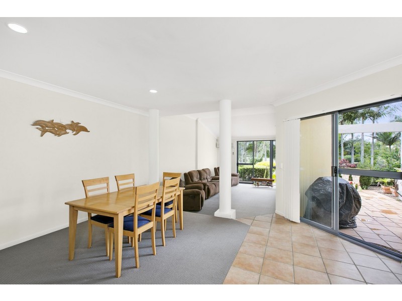 Villa 4 ‘Bradford Sth’ Rhode Island 125 Santa Cruz Blvd, Clear Island Waters QLD 4226