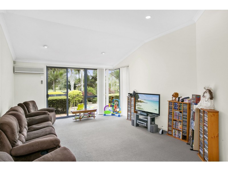 Villa 4 ‘Bradford Sth’ Rhode Island 125 Santa Cruz Blvd, Clear Island Waters QLD 4226