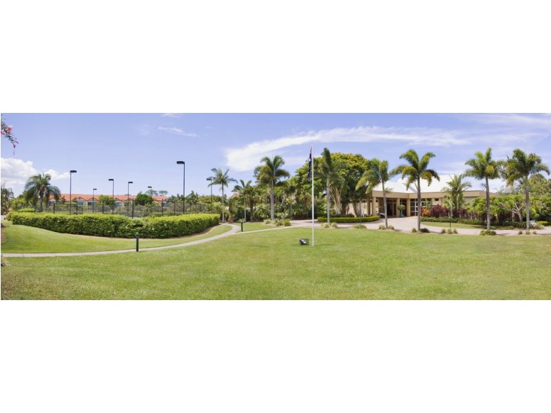 Villa 4 ‘Bradford Sth’ Rhode Island 125 Santa Cruz Blvd, Clear Island Waters QLD 4226